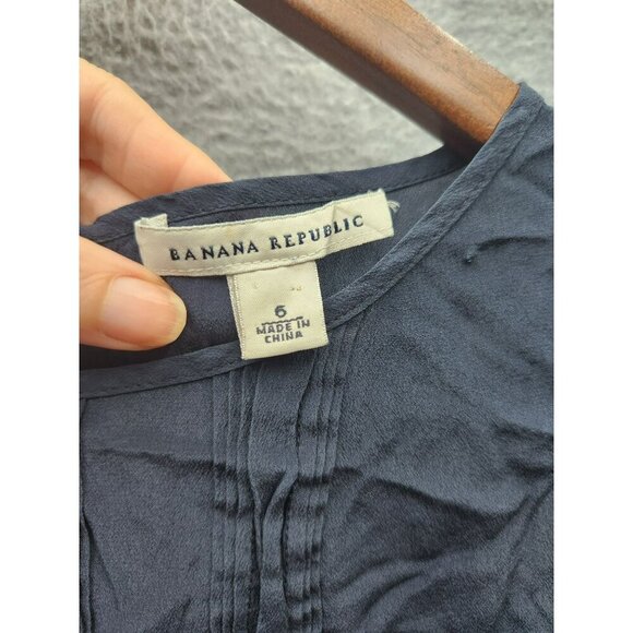 Banana Republic Navy 100% Silk Sleeveless Blouse Size 6 - Picture 2 of 5